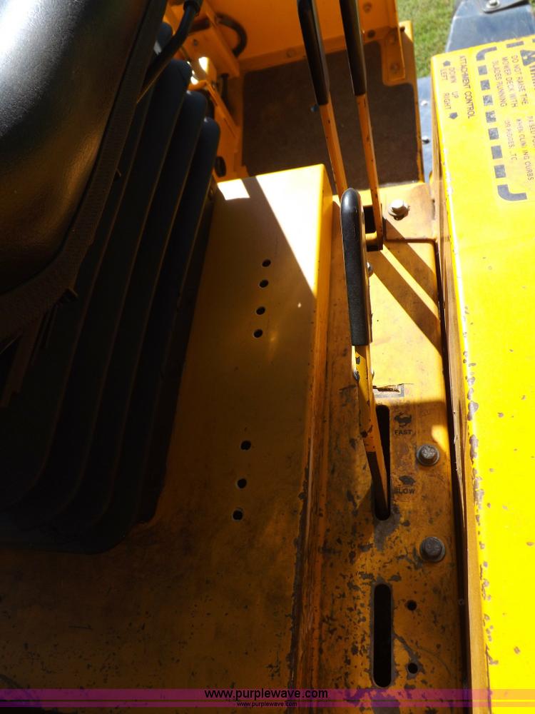 image for item H9122 1990 Hustler 400 lawn mower