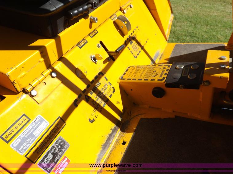 image for item H9122 1990 Hustler 400 lawn mower