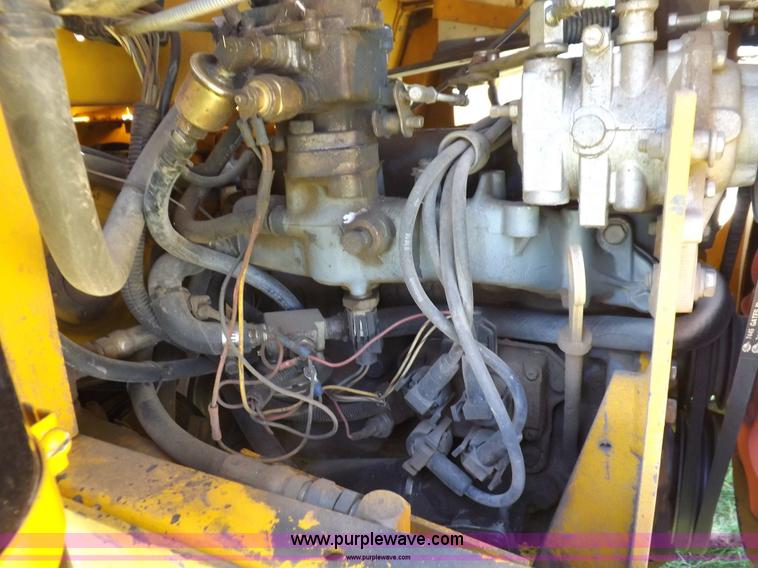 image for item H9122 1990 Hustler 400 lawn mower