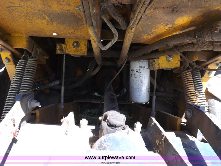 image for item H9122 1990 Hustler 400 lawn mower