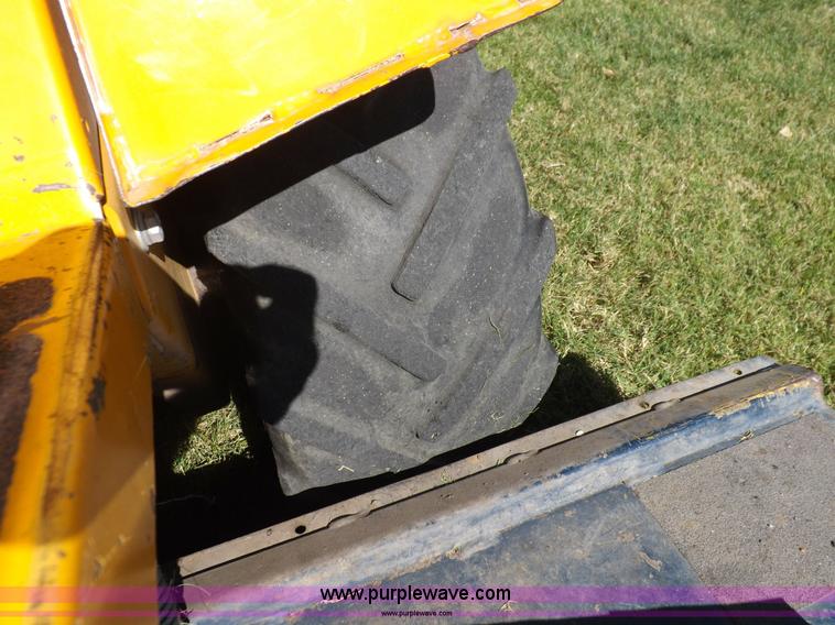 image for item H9122 1990 Hustler 400 lawn mower