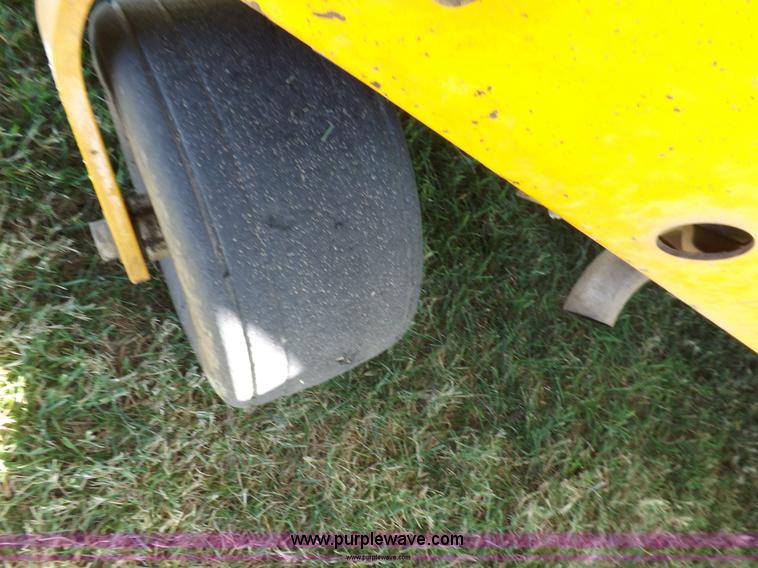 image for item H9122 1990 Hustler 400 lawn mower