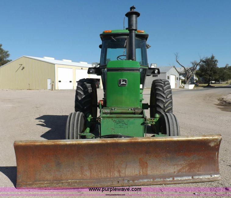 image for item H9123 1973 John Deere 4630 tractor