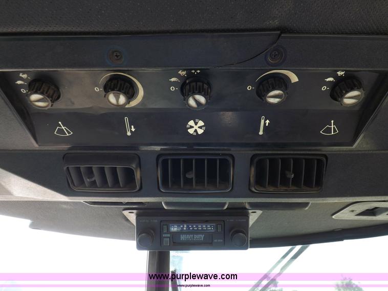 image for item H9123 1973 John Deere 4630 tractor