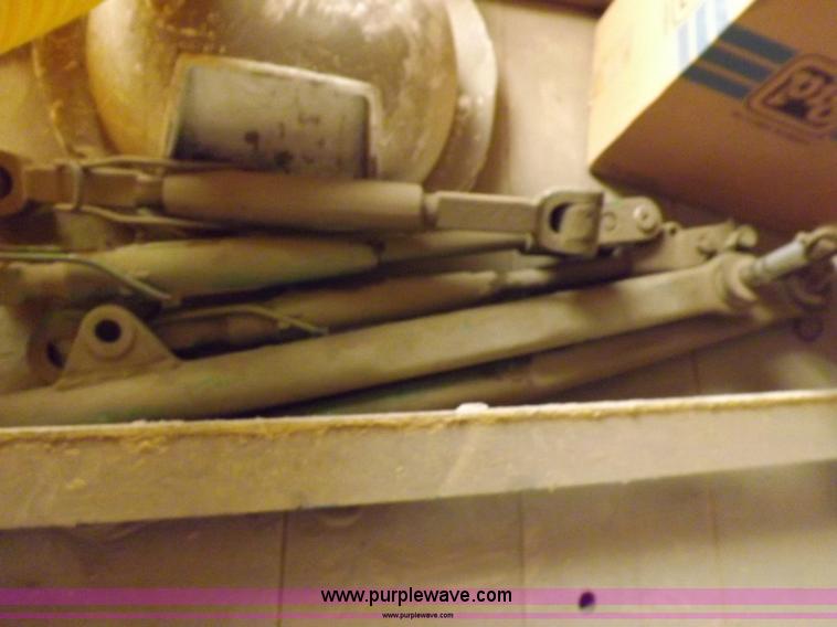 image for item H9123 1973 John Deere 4630 tractor