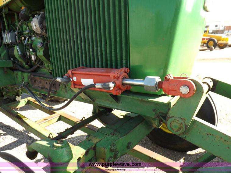 image for item H9123 1973 John Deere 4630 tractor