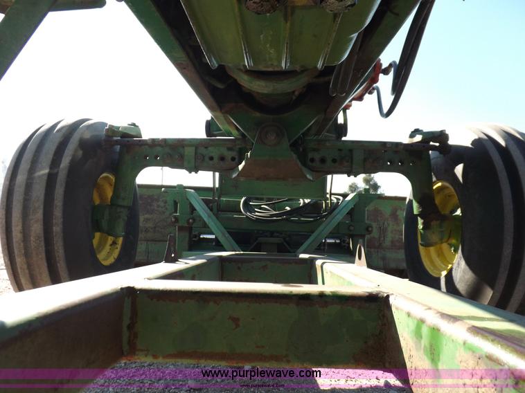 image for item H9123 1973 John Deere 4630 tractor