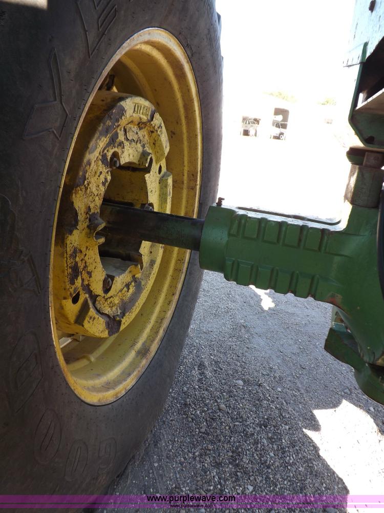 image for item H9123 1973 John Deere 4630 tractor