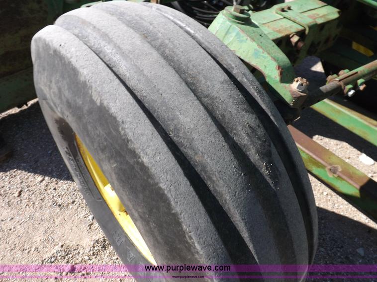 image for item H9123 1973 John Deere 4630 tractor