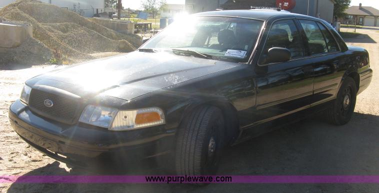 image for item H9489 2006 Ford Crown Victoria Police Interceptor