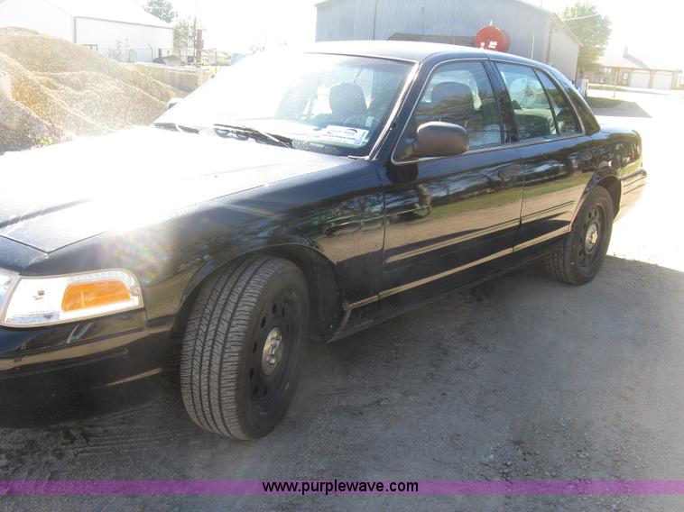 image for item H9489 2006 Ford Crown Victoria Police Interceptor