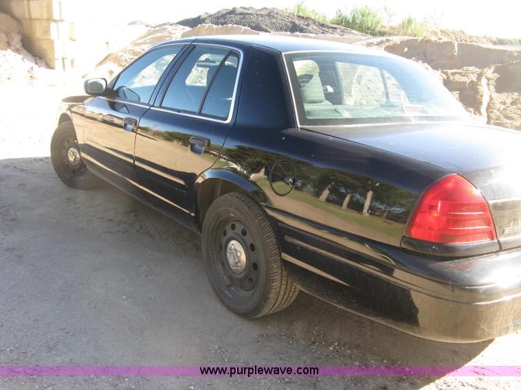 image for item H9489 2006 Ford Crown Victoria Police Interceptor
