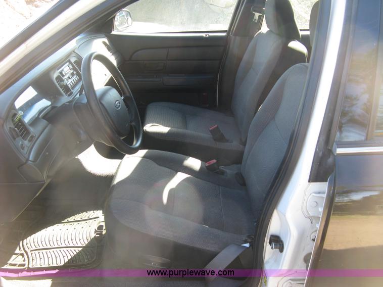 image for item H9489 2006 Ford Crown Victoria Police Interceptor