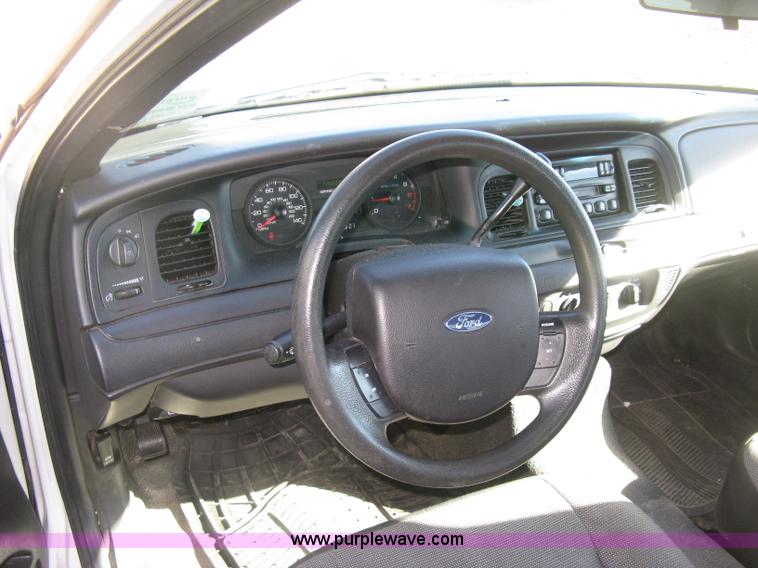 image for item H9489 2006 Ford Crown Victoria Police Interceptor