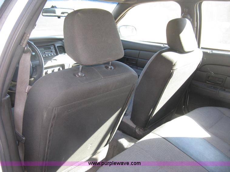 image for item H9489 2006 Ford Crown Victoria Police Interceptor