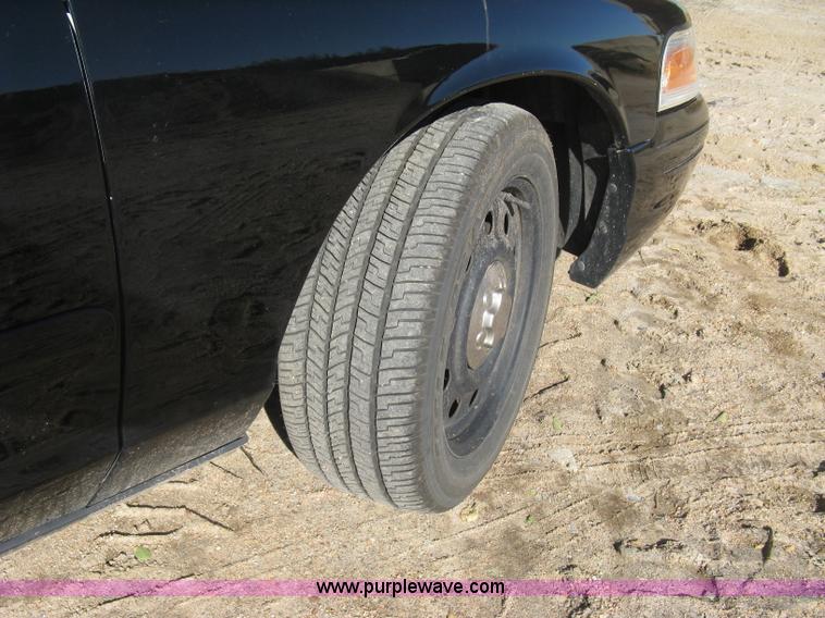 image for item H9489 2006 Ford Crown Victoria Police Interceptor