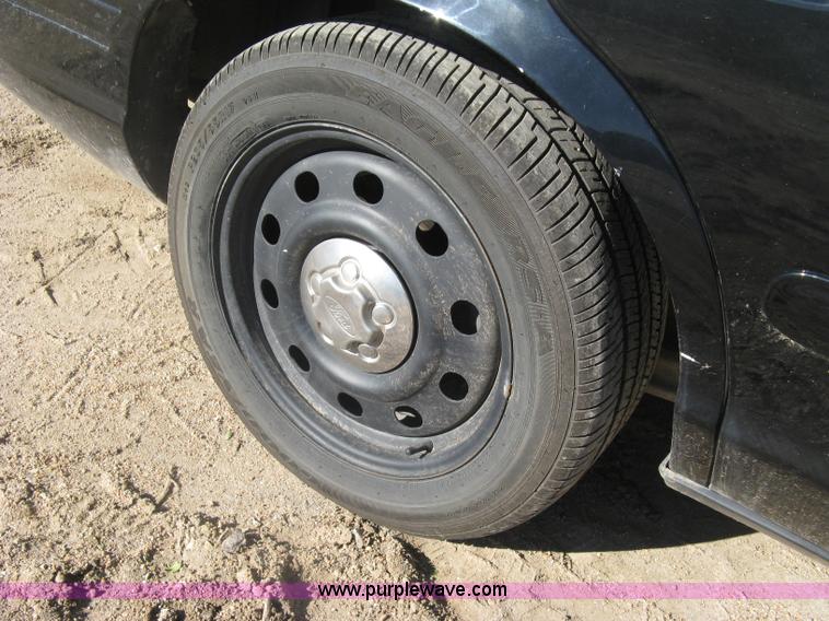 image for item H9489 2006 Ford Crown Victoria Police Interceptor