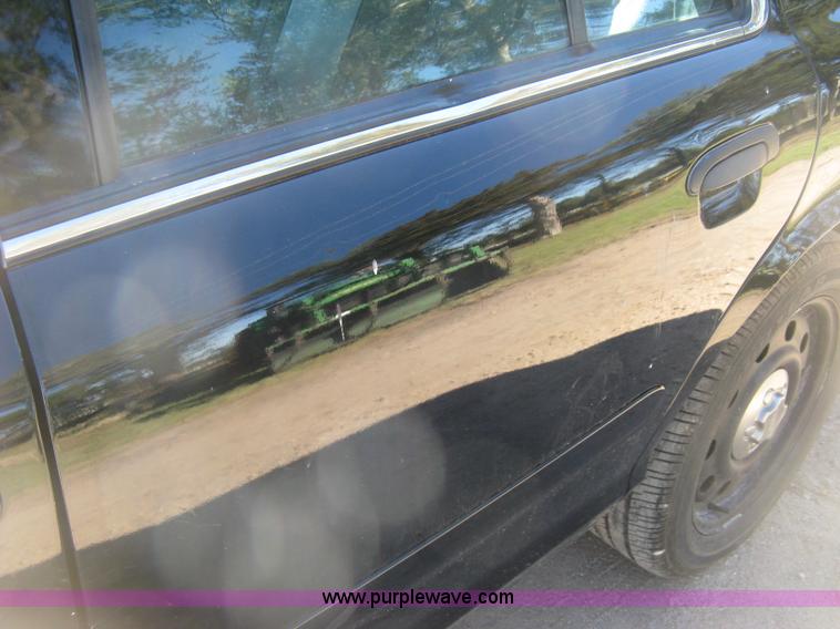 image for item H9489 2006 Ford Crown Victoria Police Interceptor