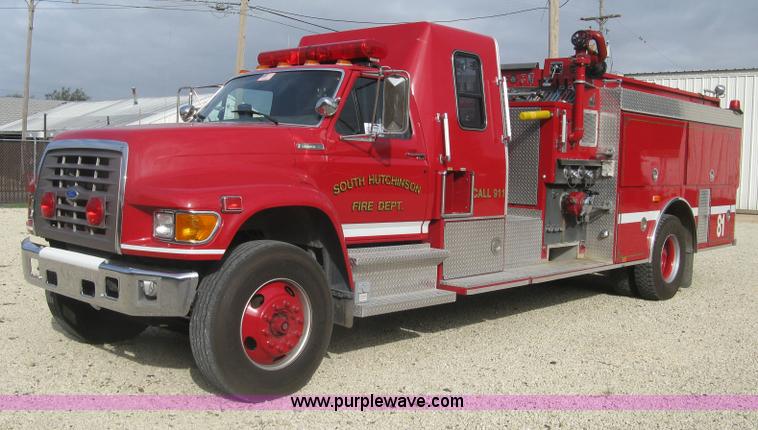image for item H9499 1996 Ford F700 pump fire truck