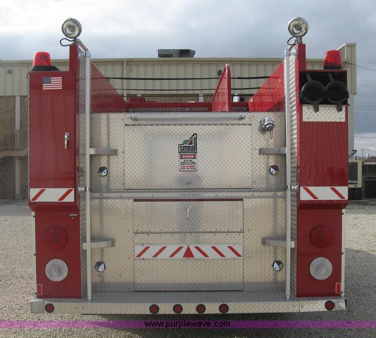 image for item H9499 1996 Ford F700 pump fire truck