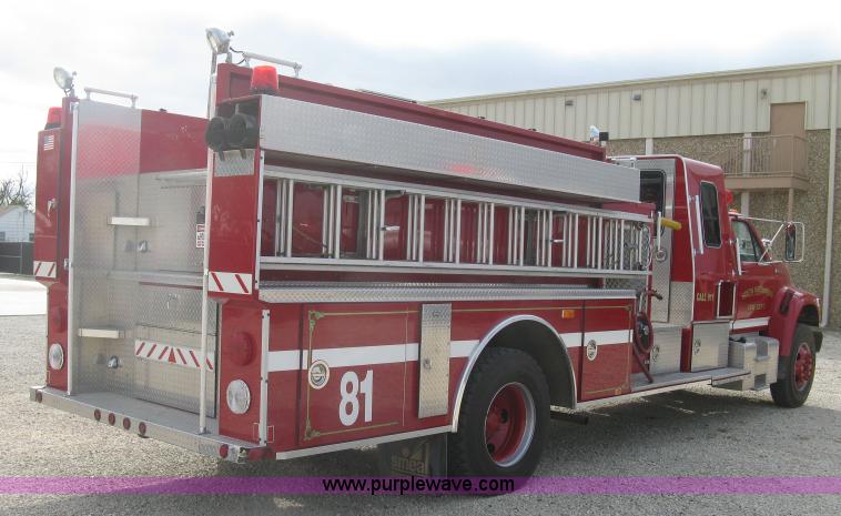 image for item H9499 1996 Ford F700 pump fire truck