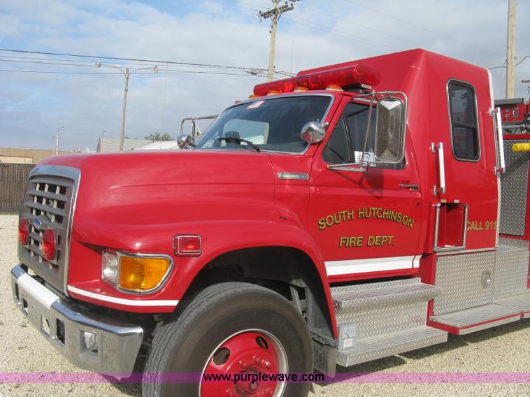 image for item H9499 1996 Ford F700 pump fire truck