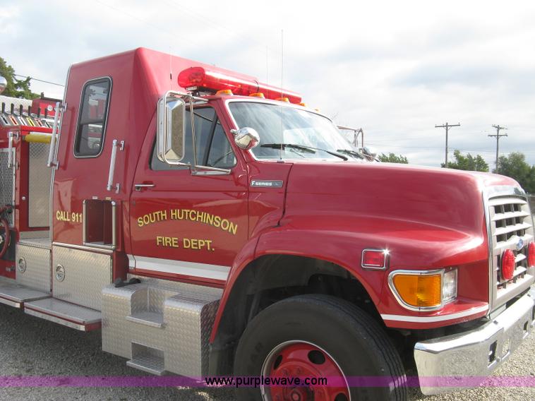 image for item H9499 1996 Ford F700 pump fire truck