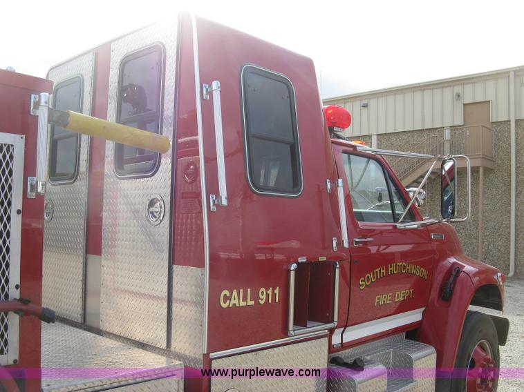 image for item H9499 1996 Ford F700 pump fire truck