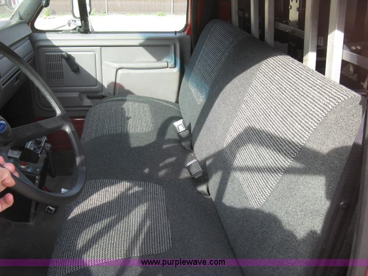 image for item H9499 1996 Ford F700 pump fire truck