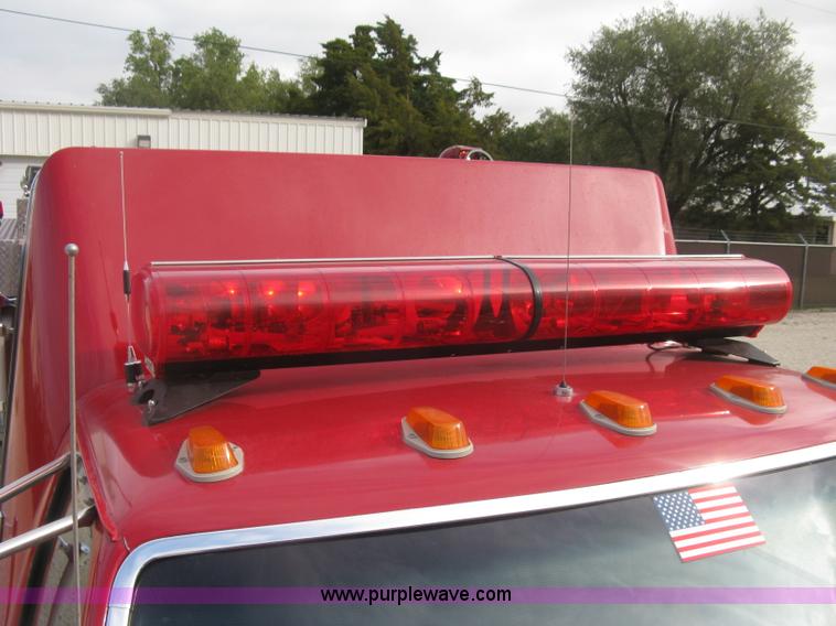 image for item H9499 1996 Ford F700 pump fire truck
