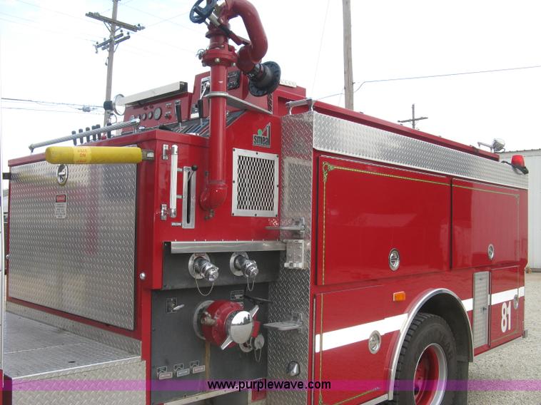 image for item H9499 1996 Ford F700 pump fire truck