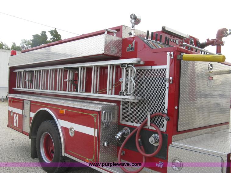 image for item H9499 1996 Ford F700 pump fire truck