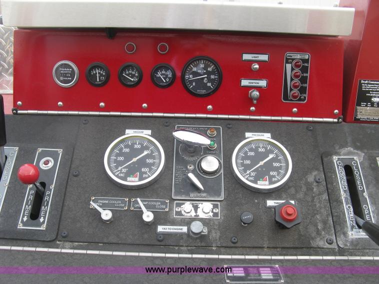 image for item H9499 1996 Ford F700 pump fire truck