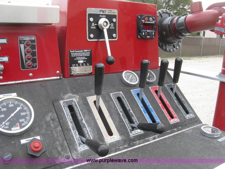 image for item H9499 1996 Ford F700 pump fire truck