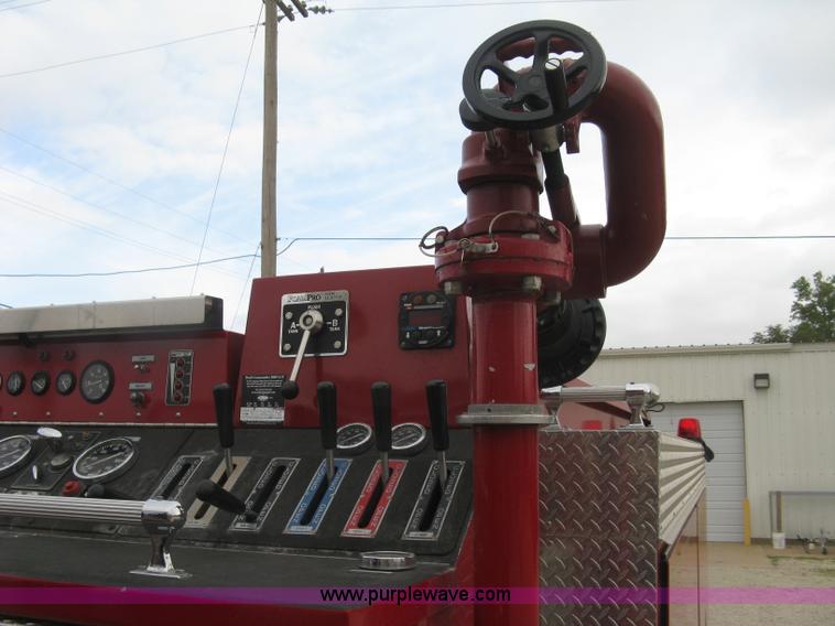 image for item H9499 1996 Ford F700 pump fire truck