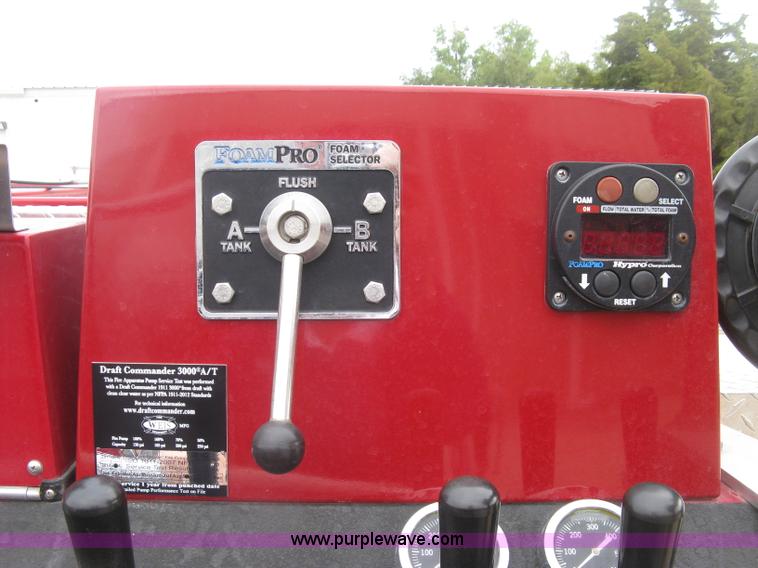 image for item H9499 1996 Ford F700 pump fire truck