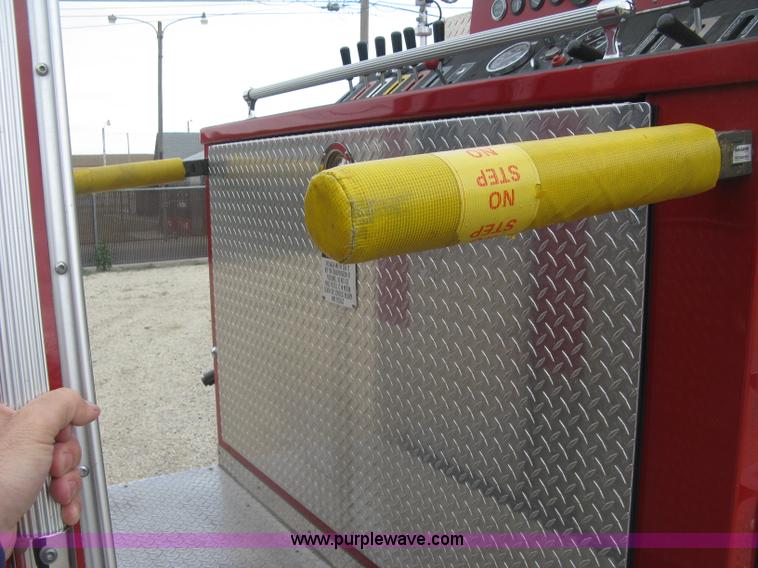 image for item H9499 1996 Ford F700 pump fire truck
