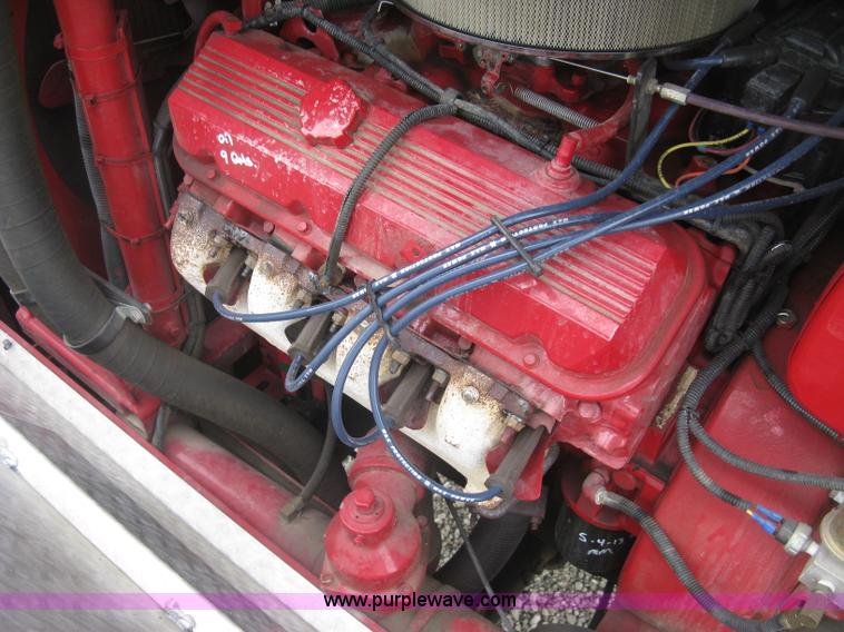 image for item H9499 1996 Ford F700 pump fire truck