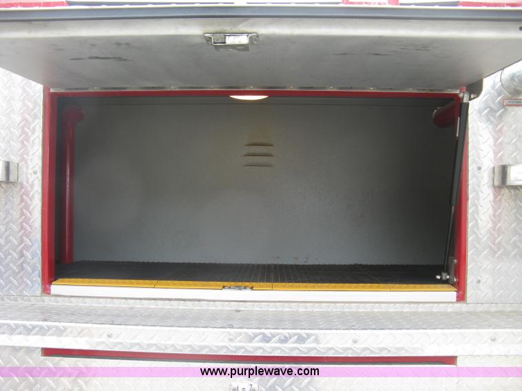 image for item H9499 1996 Ford F700 pump fire truck