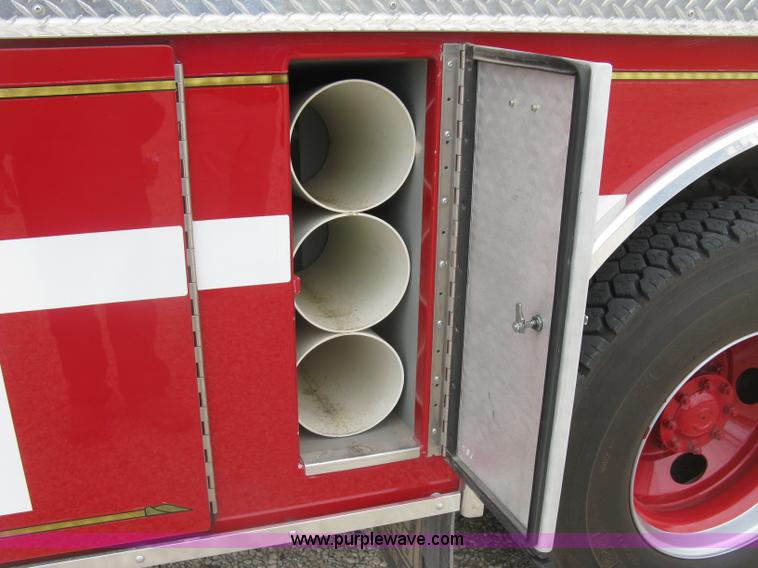 image for item H9499 1996 Ford F700 pump fire truck
