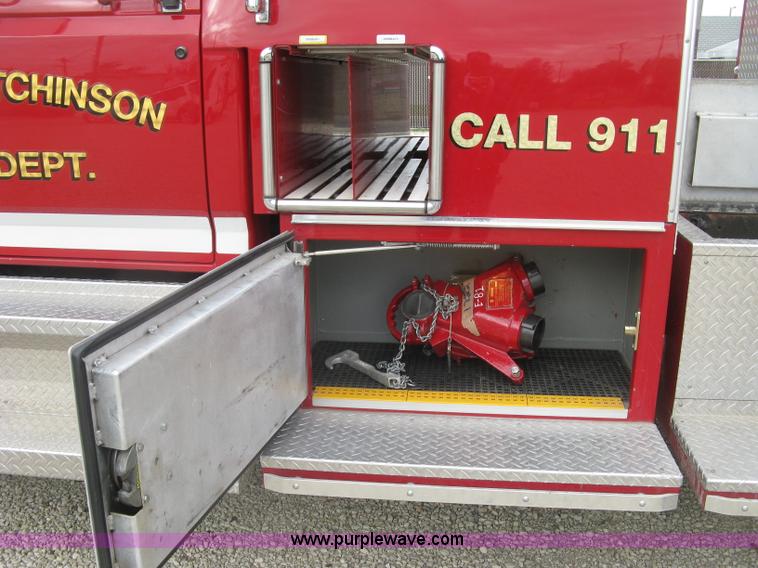 image for item H9499 1996 Ford F700 pump fire truck