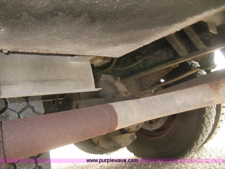 image for item H9499 1996 Ford F700 pump fire truck