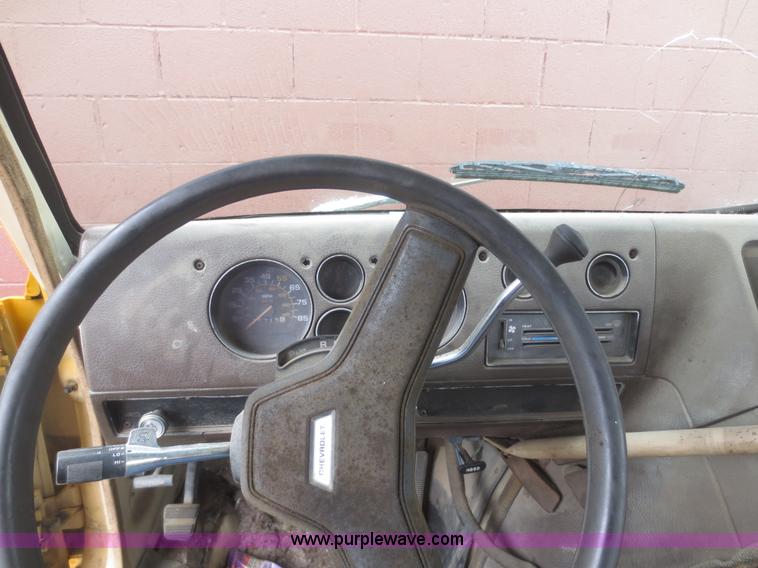 image for item I2214 1984 Chevrolet G30 school bus