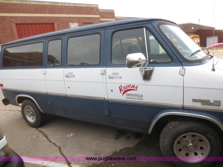 image for item I2216 1990 GMC Rally G2500 STX van