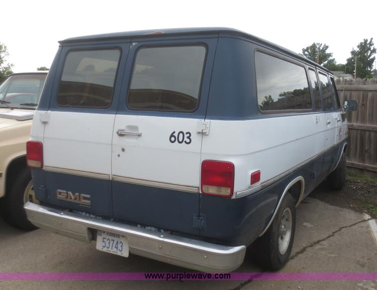 image for item I2216 1990 GMC Rally G2500 STX van