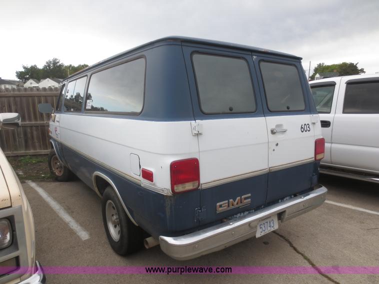 image for item I2216 1990 GMC Rally G2500 STX van