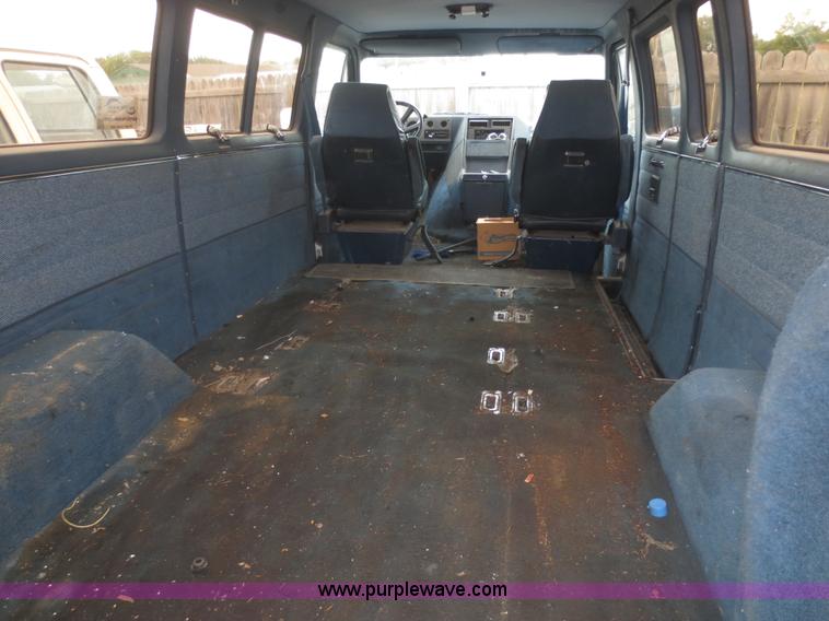 image for item I2216 1990 GMC Rally G2500 STX van