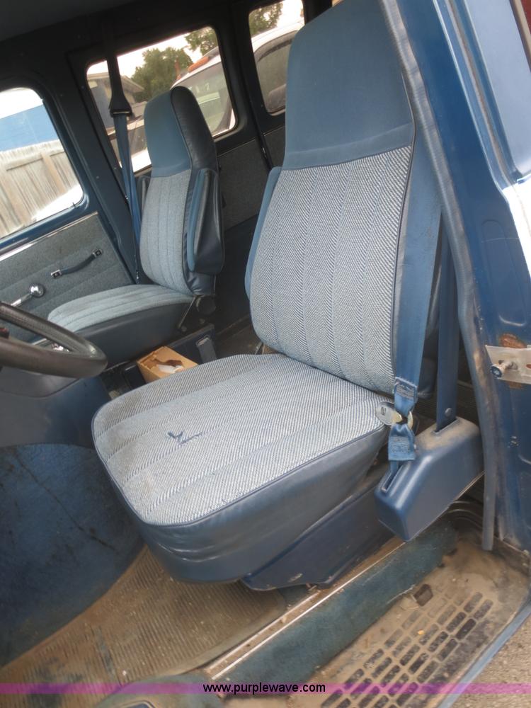 image for item I2216 1990 GMC Rally G2500 STX van