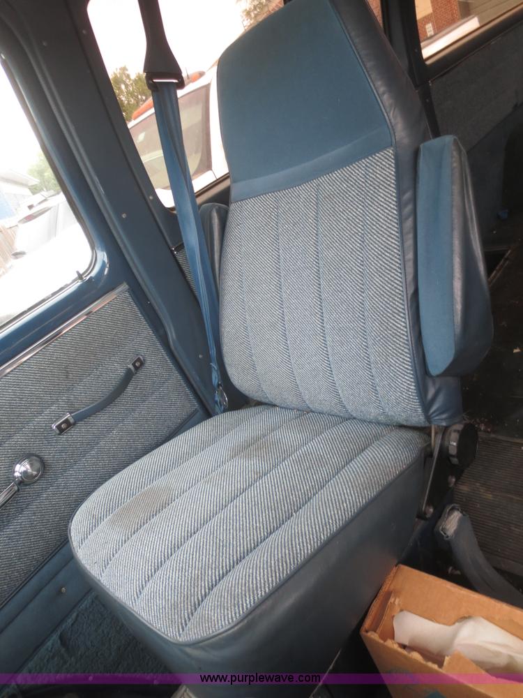 image for item I2216 1990 GMC Rally G2500 STX van