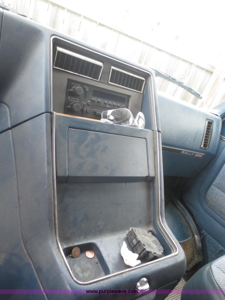 image for item I2216 1990 GMC Rally G2500 STX van